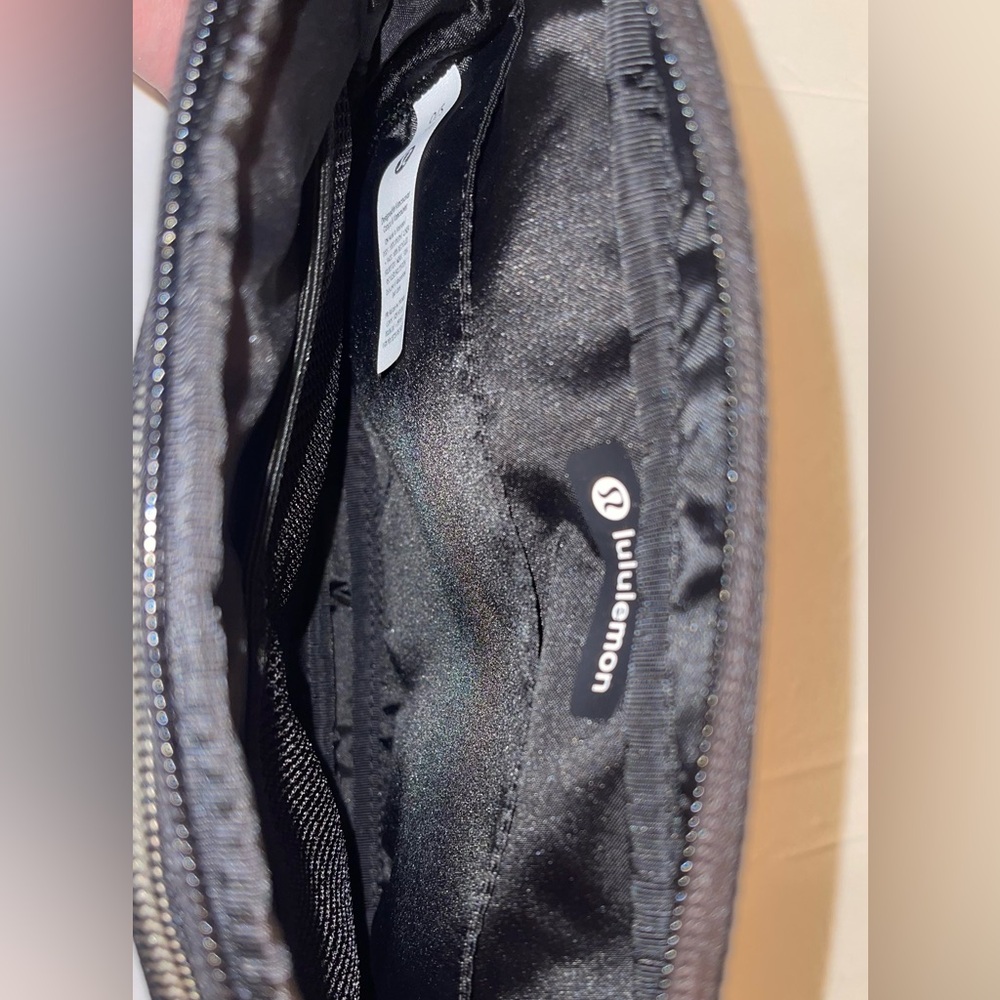 lululemon athletica Black Shoulder Crossbody with Detachable Pouch - Picture 5 of 7